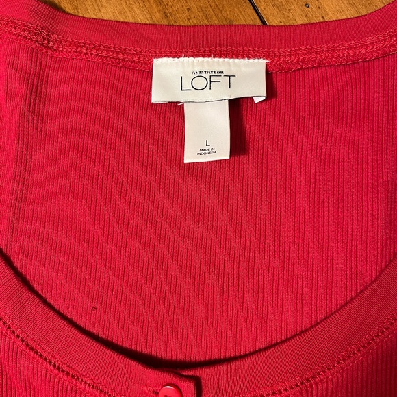 Loft - Cap-sleeve Scoop-neck Henley Tee - Red - Size Large - EUC - Picture 2 of 2